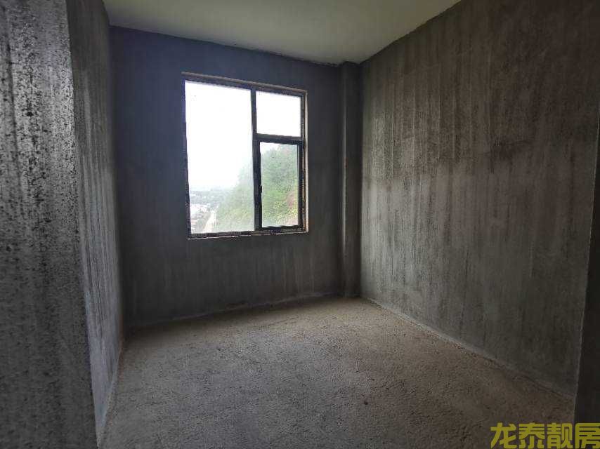 绿景豪庭，124平南北通透户型