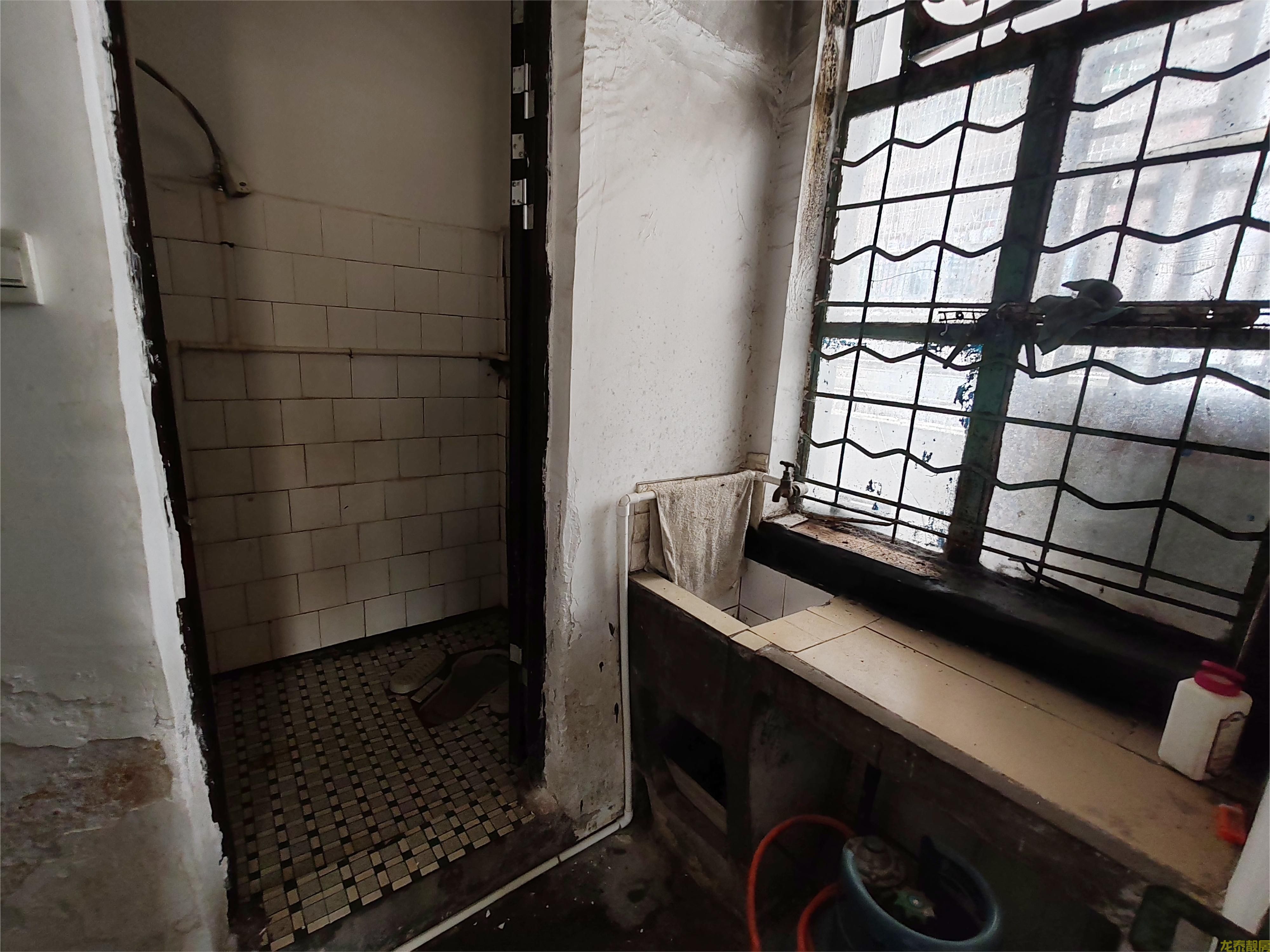 老城区好又多附近步梯6楼