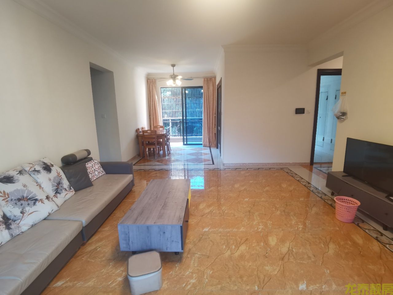 碧桂豪园 精装一梯一户四房