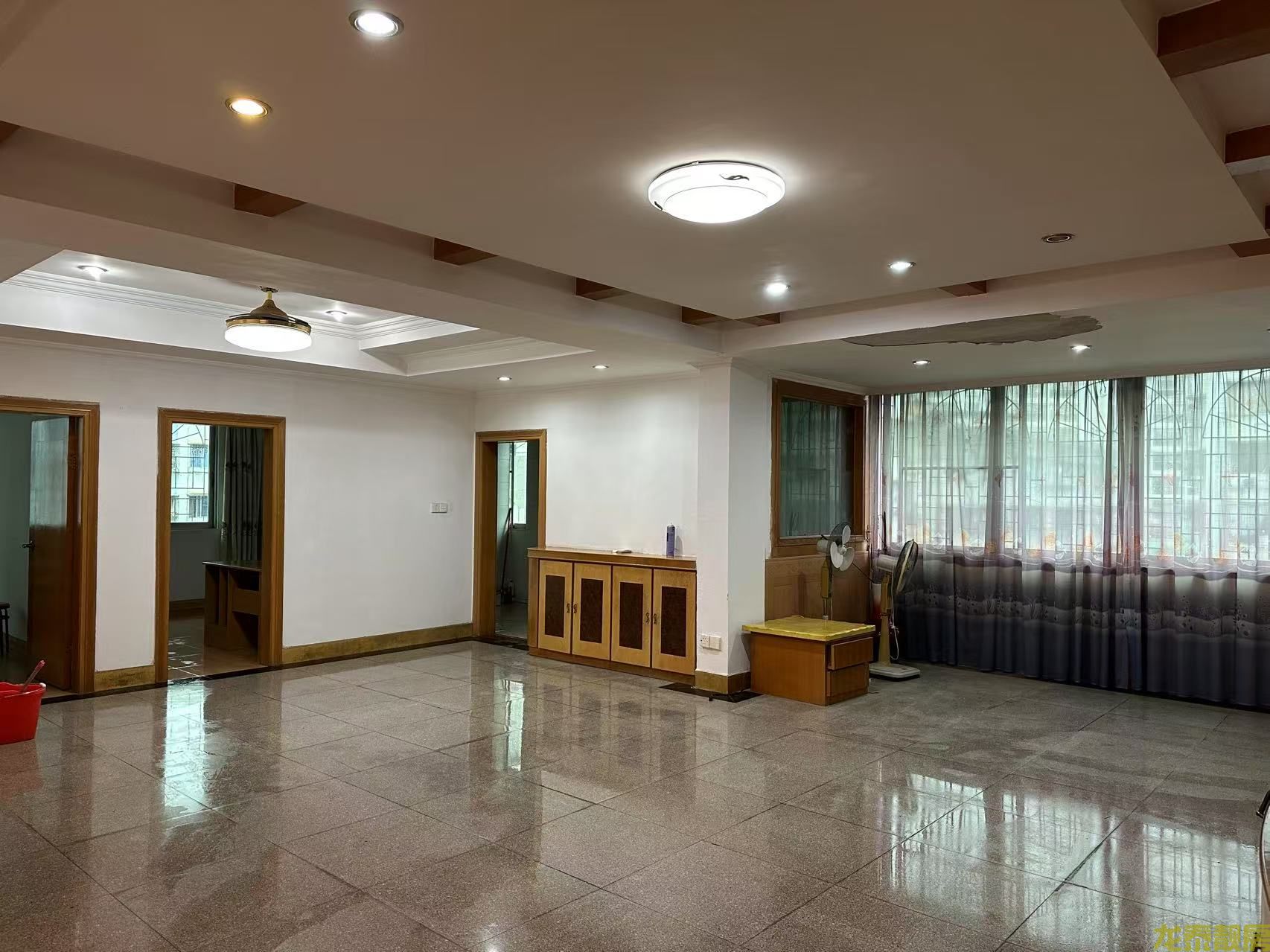 大唐奔辉花园步梯房大平层