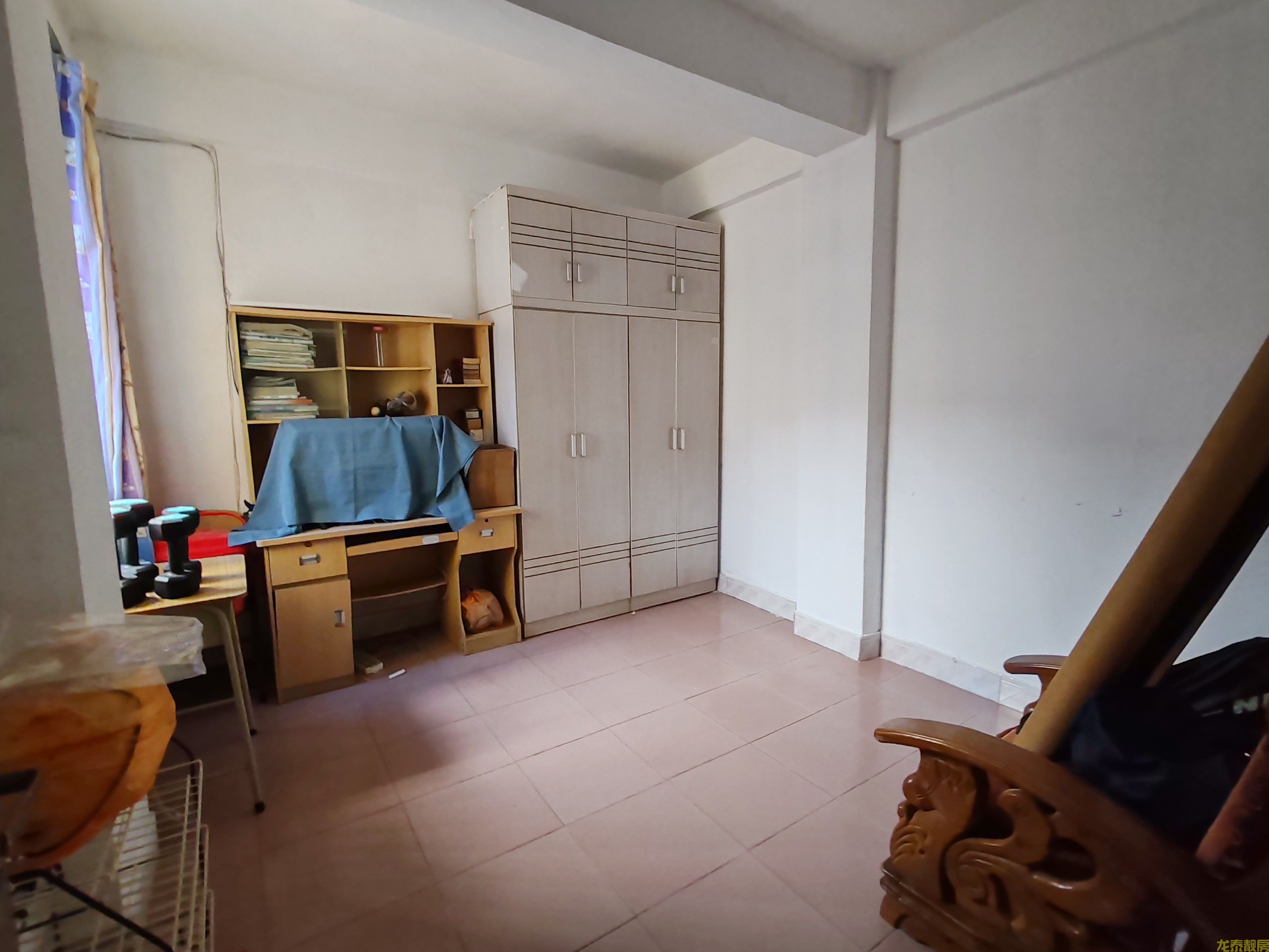 三元教师村步梯三楼