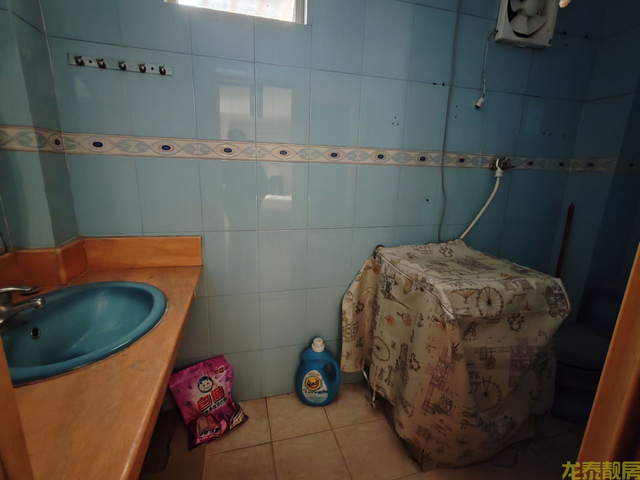 老城区繁华地段旧武装部，二小旁步梯四房