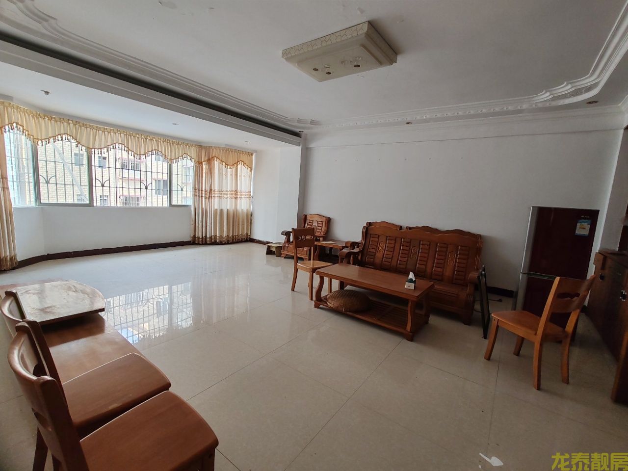 老城区核心地段，130平大四房两厅诚意出售