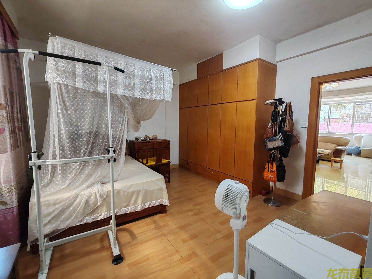 老城区稀缺大四房！138㎡精装步梯6楼，实用为王