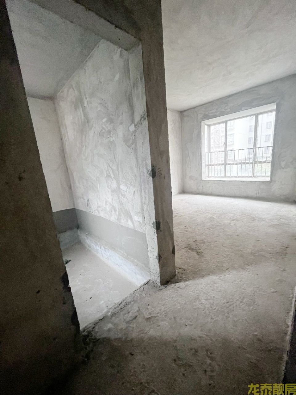 县府广场旁星河御景好房出售！