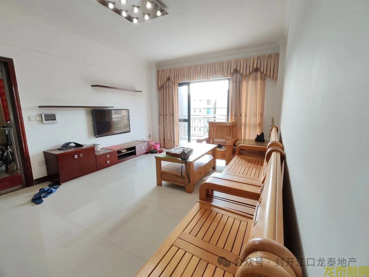 和富花园电梯中间楼层精装三房